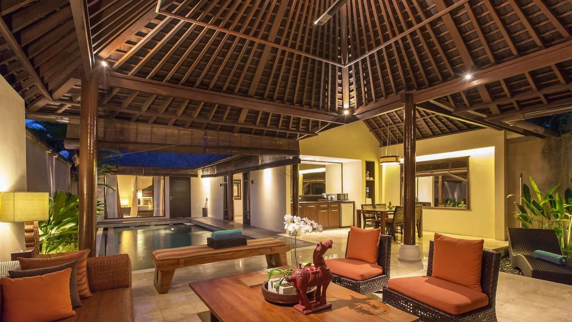 Villa Air Bali Boutique Resort And Spa Petitenget  4*, Petitenget (Seminyak)